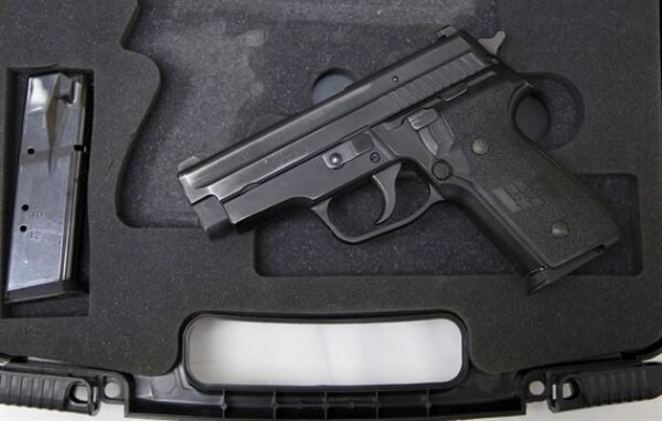 Sig Sauer P229 40 S&W DA/SA Police Trades with 2 Magazines and Case